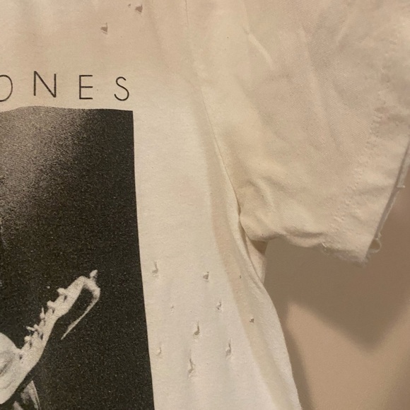 Rolling Stones distressed Tshirt size medium - Picture 4 of 5